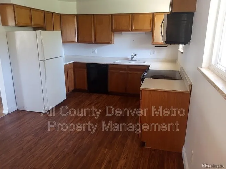 1610 S Allison St — Photo 4