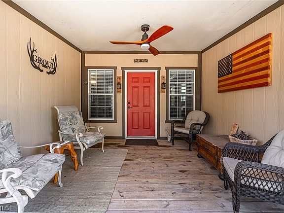 2nd image of 2032 Ortona Locks Rd