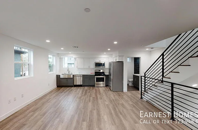2219 1/2 W Court St — Photo 7