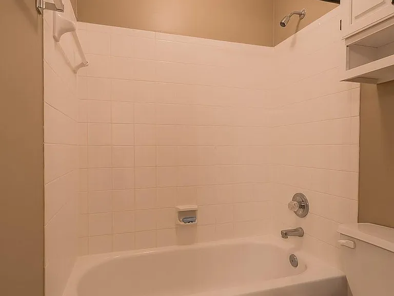 16015 Lausanne Dr — Photo 23