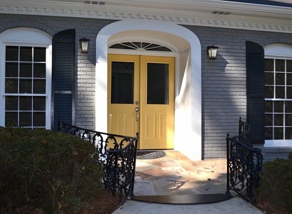 2nd image of 2472 Lauderdale Dr