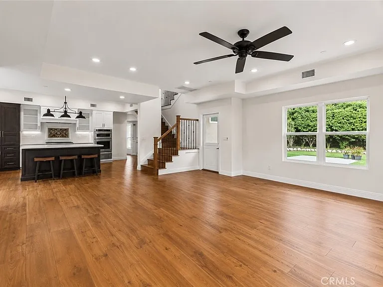 1096 Canyon View Dr — Photo 8