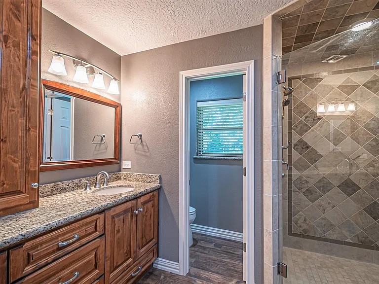 17615 Swansbury Dr — Photo 33
