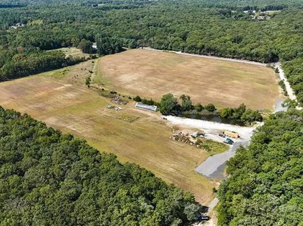 798 W Indian Cabin Rd, Egg Harbor City, NJ 08215