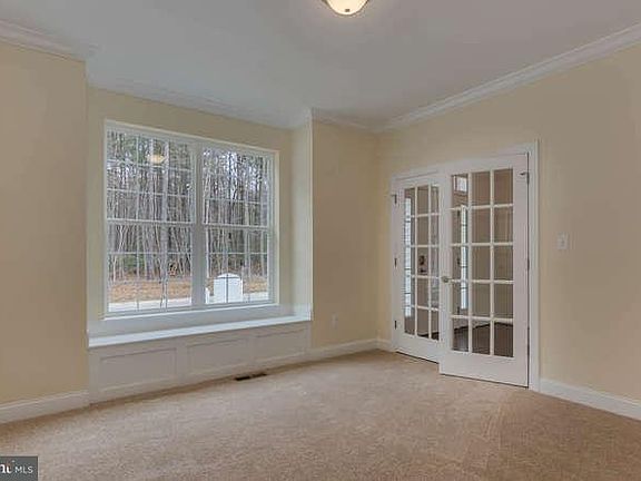 3rd image of 175 Fawn Ln