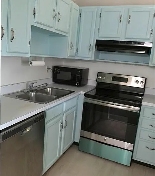 74 Royal Oak Ct #204 — Photo 6
