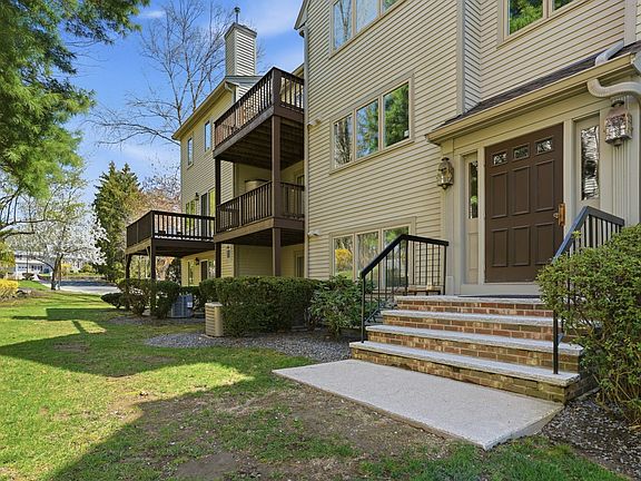 2nd image of 63 Maple St APT F