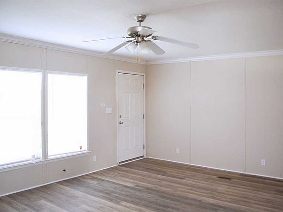3rd image of 12 Magnolia Ave