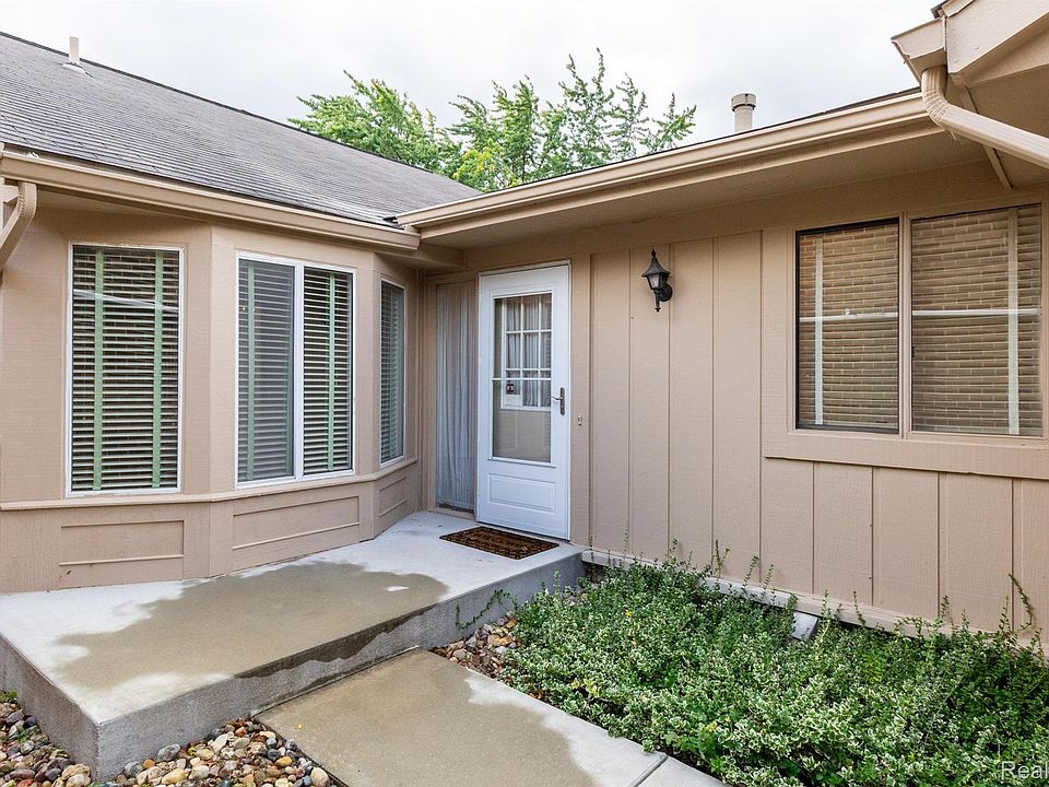1st image of 35559 N Heritage Ln