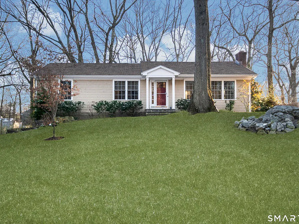 16 Lawn St
