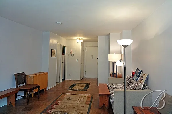 Sold by Bellmarc Realty | media 6