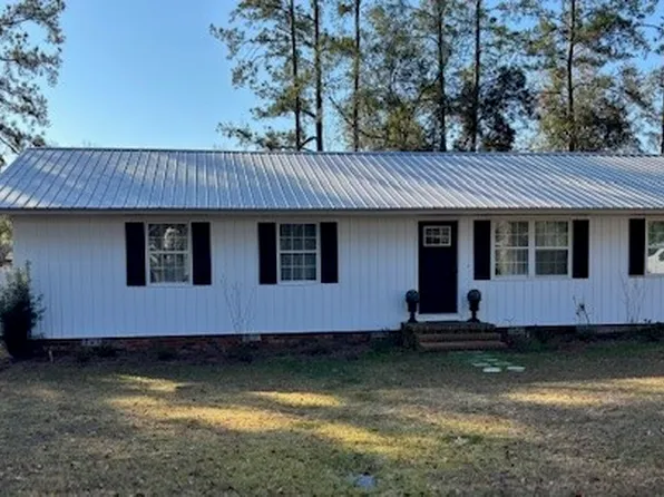 517 Lazy Ln, Blackshear, GA 31516