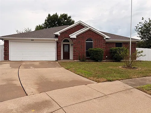 2131 Post Wood Ln Photo 1