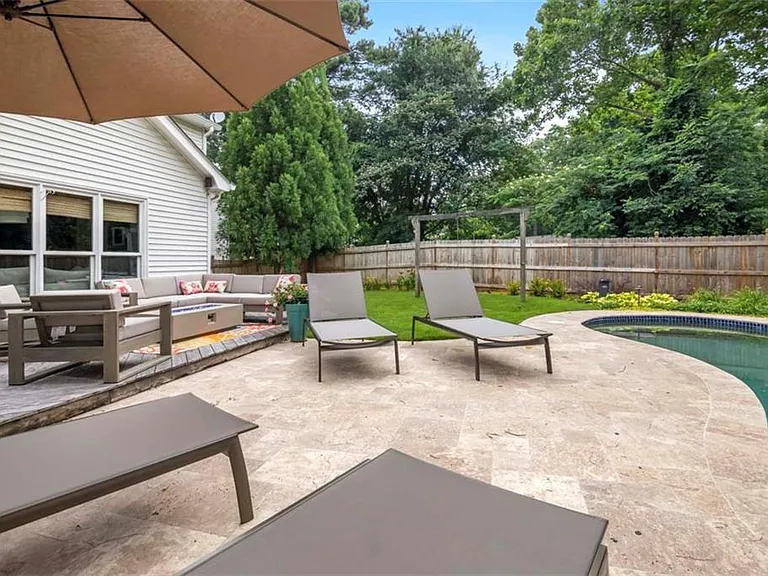 1213 Club Walk Dr NE — Photo 14