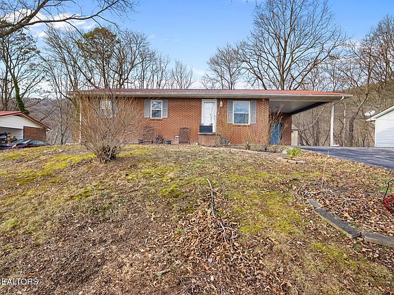 3rd image of 121 Rosemont Ln