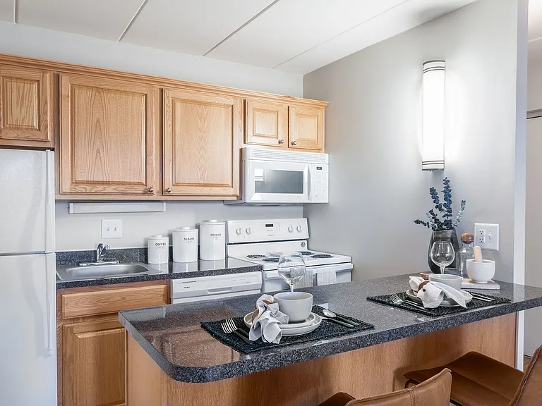 Metropolitan East Goshen — Photo 19