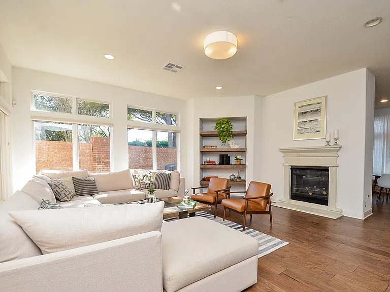 2826 Tudor Mnr — Photo 4