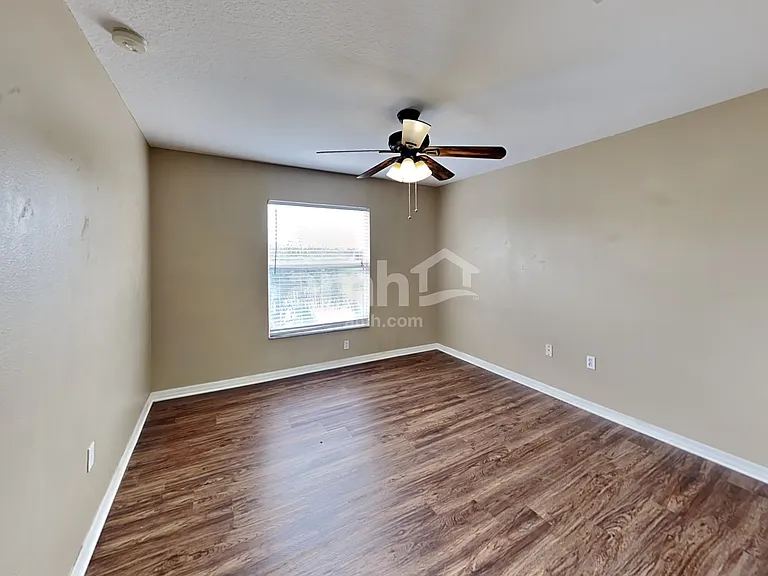 3247 Chessington Dr — Photo 22