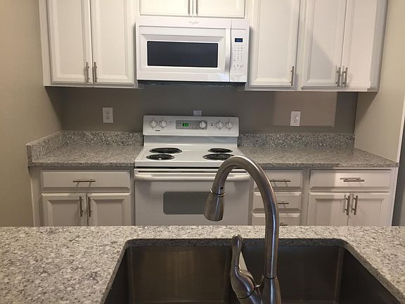 4th image of 1250 Golden Cir
