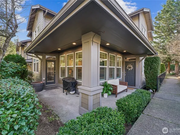 7704 Fairway Avenue SE #601, Snoqualmie, WA 98065