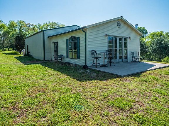 4th image of 250 Ledford Ln