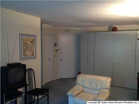 3rd image of 41 Wellington Ct APT 4C