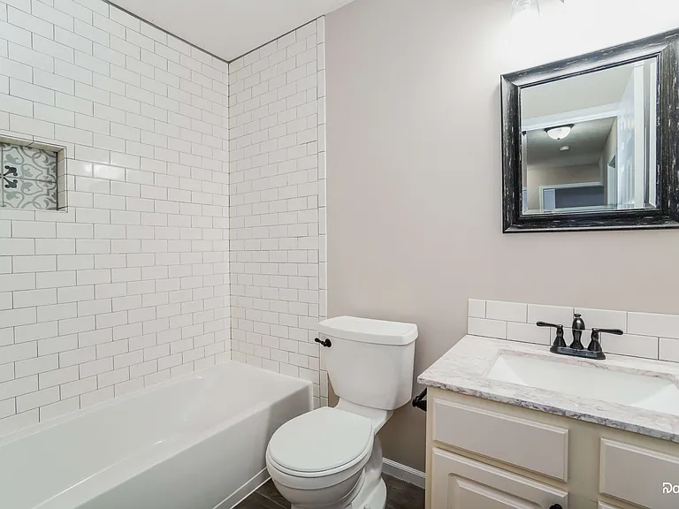 405 Flat River St — Photo 11