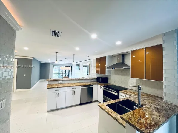 500 Crosswinds Dr APT A1, Greenacres, FL 33413