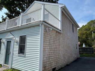 16 Cummings Rd, Newport, RI 02840