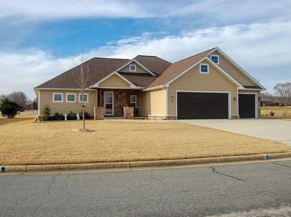 76 Olympic Dr, Mountain Home, AR 72653