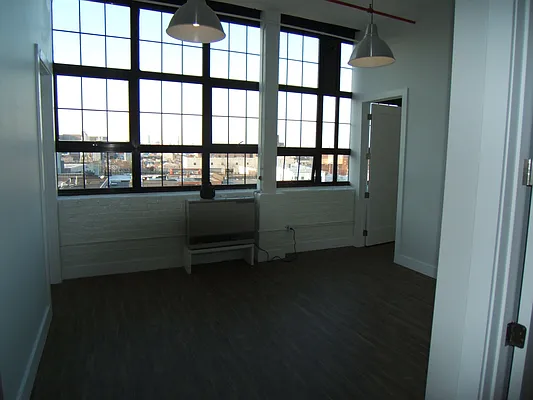 Rented by Joel Weisz, LREB | media 4