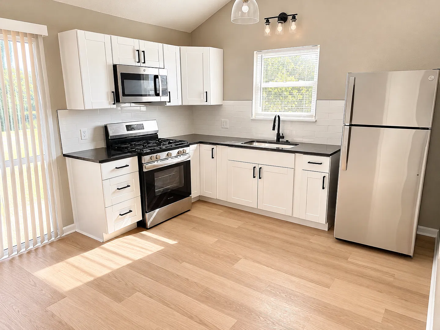 New Look, Fresh Feel, Perfect Place to Call Home! — Photo 1