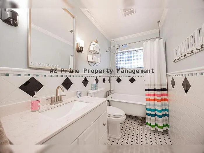 1838 E Hazelwood St — Photo 17