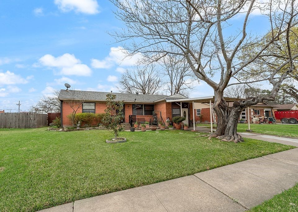 1st image of 106 W Vista Dr