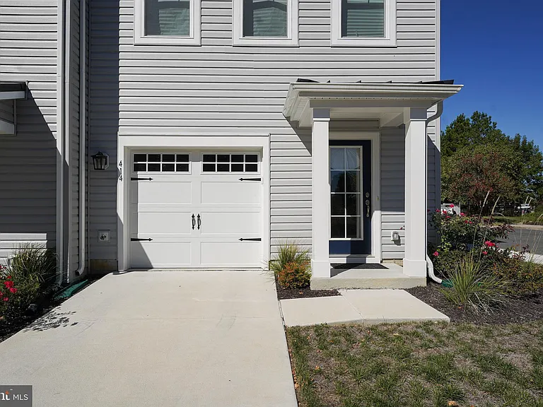 414 Waterfield Ct — Photo 9