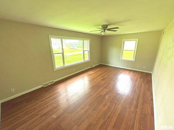 5th image of 145 Hickory Grove Ln