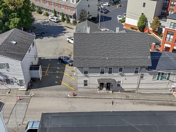 3-13 Agawam St, Lowell, MA 01852