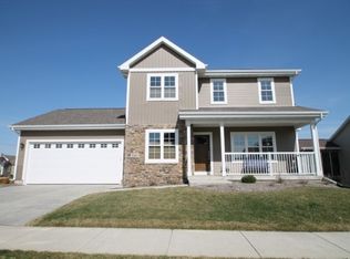 327 Little Bear Dr, Middleton, WI 53562