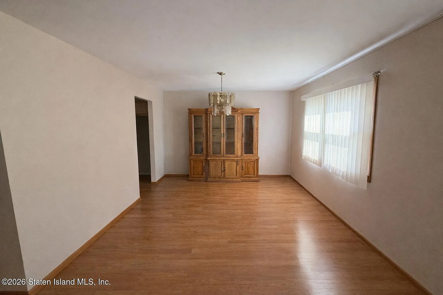 3 bed, 1.0 bath, 1296 sqft, $2,900 — Photo 4