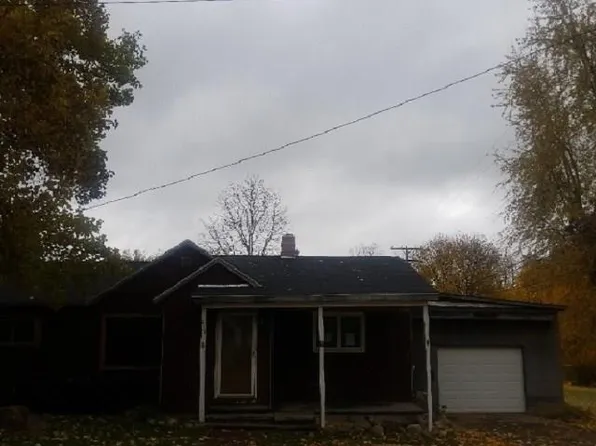 153 E Hillcrest St, Alma, MI 48801