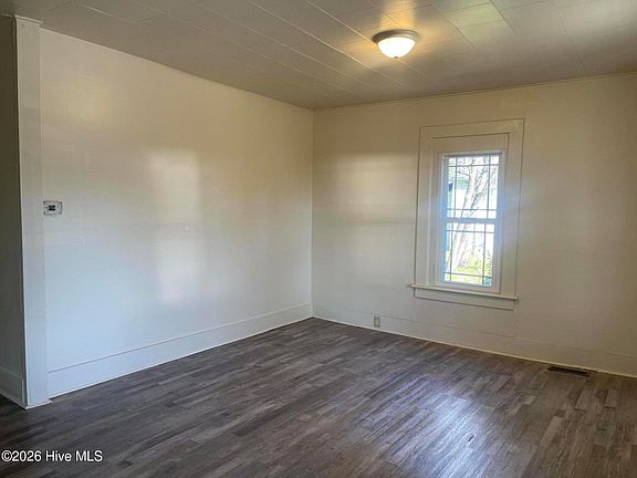 3rd image of 612 Van Norden Street