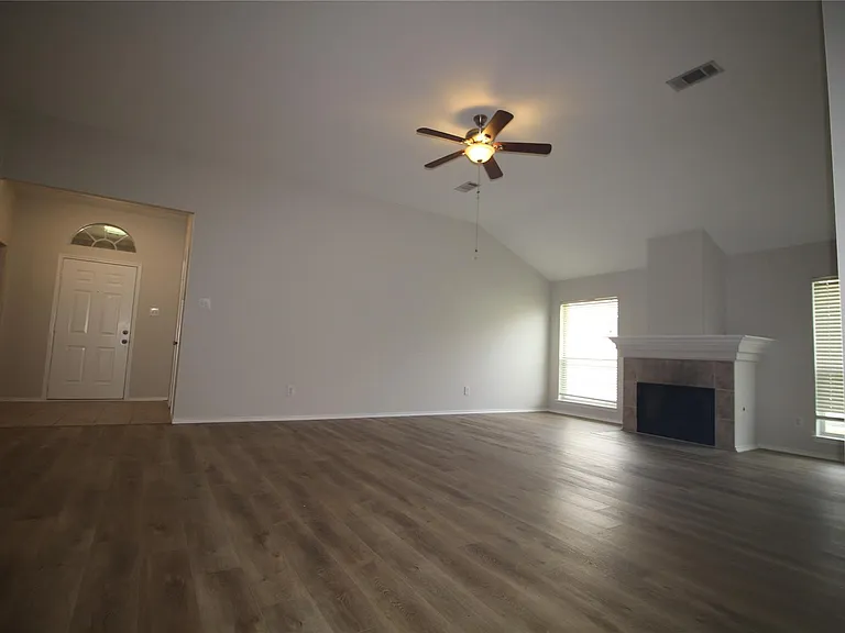 18122 Cypress Valley Ln — Photo 3