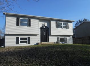 2912 Michael St, Wonder Lake, IL 60097