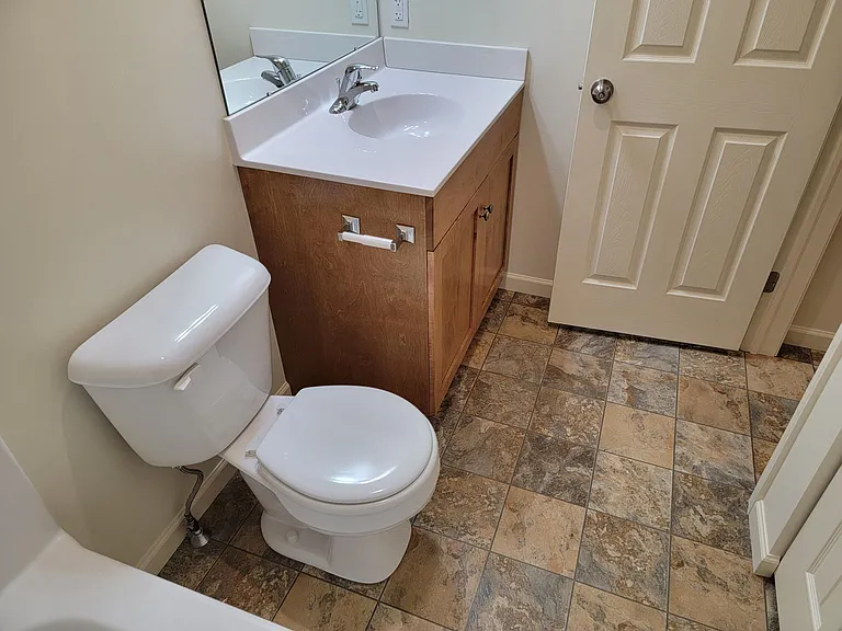 130 Tom Ave #E — Photo 9