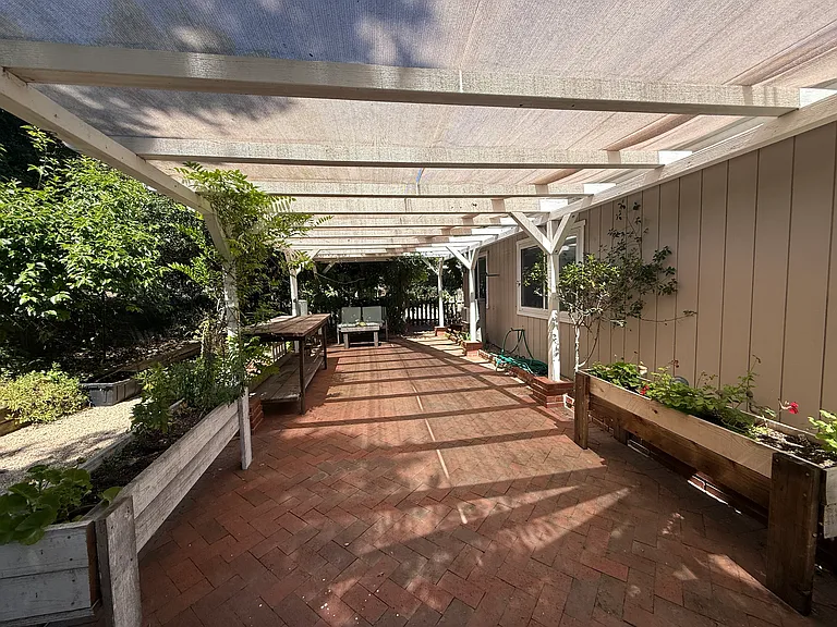 1695 Overdel Ln — Photo 2