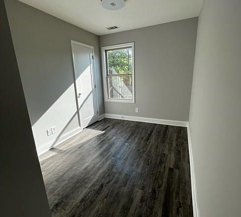 3rd image of 713 Mulberry St #D