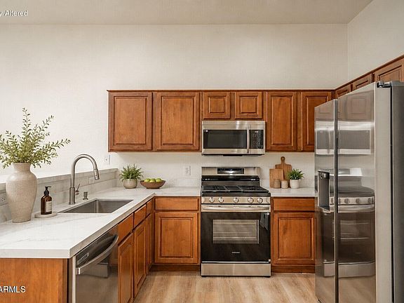 4th image of 4646 N Ainsley Way