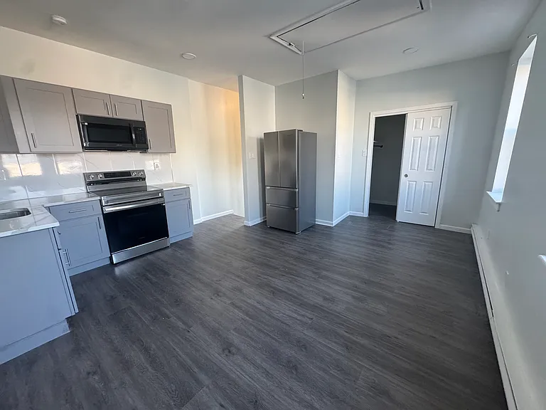6708 Martins Mill Rd — Photo 2