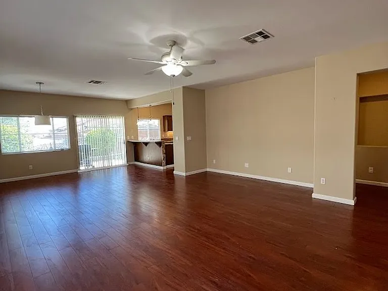 10628 Whitebrush Ave — Photo 2