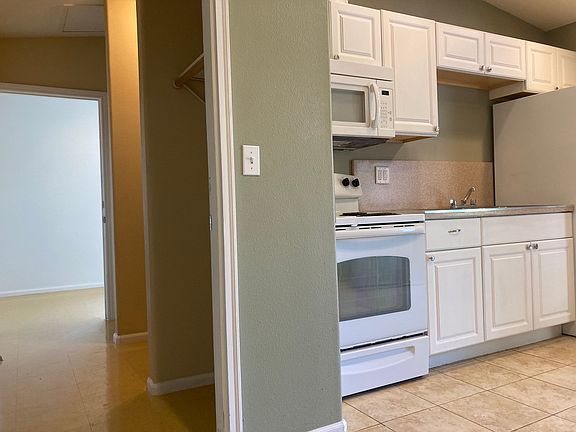 4th image of 1095 W 7th Ave APT 9